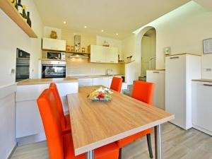 Kuchnia lub aneks kuchenny w obiekcie Holiday Home Koalas Nest Home & Apartments by Interhome