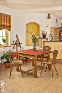 Fotografia z galérie ubytovania Hotel Berghof v destinácii Innerkrems