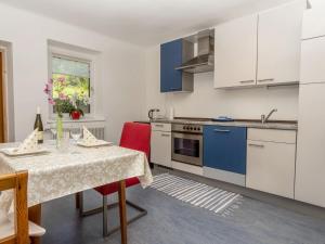 Η κουζίνα ή μικρή κουζίνα στο Apartment Carla by Interhome