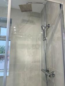 Ένα μπάνιο στο Tiny Home Parking & Airport & M1 & Contractor