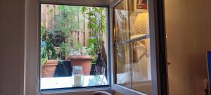 Vonkajšia záhrada v ubytovaní PARIS AUTHENTIC HOUSE studio with green courtyard 12 rue labourse Gentilly 94250