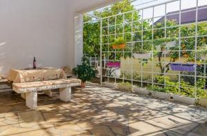 Ein Garten an der Unterkunft House Marko