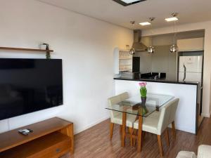 Kuchyň nebo kuchyňský kout v ubytování Viva nas Alturas 2 Quartos com Vaga - UNI2707