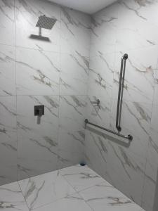 Kopalnica v nastanitvi Hotel Naralit