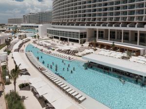 Bazén v ubytování AVA Resort Cancun - All Inclusive nebo v jeho okolí