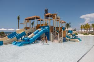 Bazén v ubytování AVA Resort Cancun - All Inclusive nebo v jeho okolí
