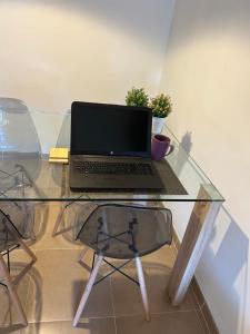 Телевизор и/или развлекательный центр в Apartamento cerca Playa de Aguadulce +24 фотографии