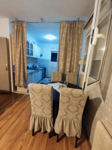 TV a/nebo společenská místnost v ubytování Bgd apartman