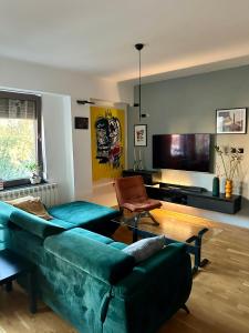 Μια τηλεόραση ή/και κέντρο ψυχαγωγίας στο Luxury Artistic Apartment