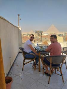 Balkón nebo terasa v ubytování Eagles Pyramids View