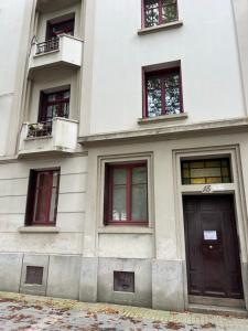 Bygningen som båden ligger i