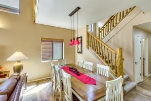 Gallery image of Pinetop Lakes Golf Club Cabin with Central AandC in Pinetop