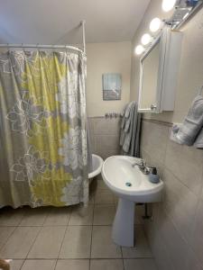 Ένα μπάνιο στο Le Madame Bleu