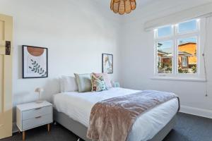 Postel nebo postele na pokoji v ubytování Hollybrooke Cottage, East Launceston