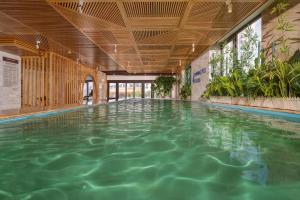 Hồ bơi trong/gần White Sand Boutique Hotel