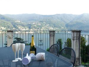 Gambar di galeri bagi Attic with shared pool di Laglio