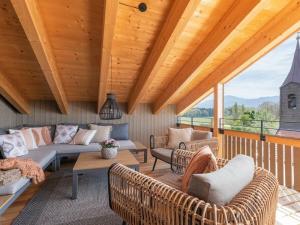 Χώρος καθιστικού στο Chiemgauloft Comfortable holiday residence