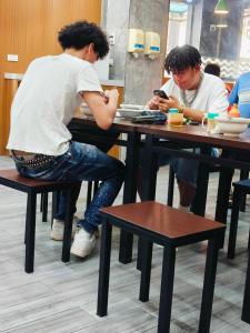 Tetamu yang menginap di Anping Sucess BnB
