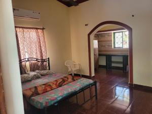 Postel nebo postele na pokoji v ubytování Beach view villa calangute + 18 fotografií