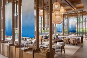 JW Marriott Hotel Nara餐厅或其他用餐的地方
