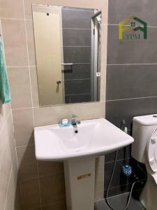 Ένα μπάνιο στο P'Residence 3R2B, Batu Kawa, 7pax YPM383 +19 φωτογραφίες