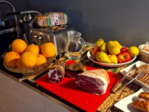 Jedlo v ubytovaní bed & breakfast alebo blízkom okolí