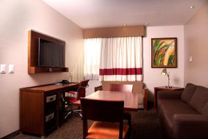 TV o dispositivi per l'intrattenimento presso Four Points by Sheraton Queretaro Norte