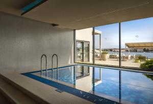 Bazén v ubytování Isabella Island Resort, Valamar Collection nebo v jeho okolí