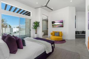 The Overlook by Fieldtrip 5 Bd Modern Luxury with Infinity Pool Views的休息区