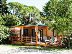 Vonkajšia záhrada v ubytovaní Zaton Holiday Resort Mobile Homes