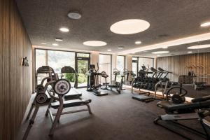 Fitness centrum a/nebo fitness zařízení v ubytování Excelsior Dolomites Life Resort