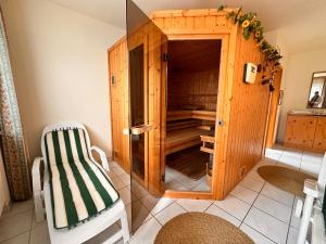 Postel nebo postele na pokoji v ubytování Pension zum Löwen, Parkplatz, Frühstück, Wlan, Zentral