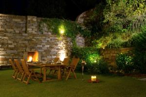 גינה חיצונית ב-Villa Veneziano Suites & Villa