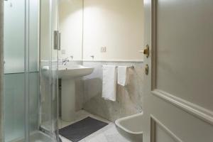 Ένα μπάνιο στο VISTA Sulla BASILICA - LUCCA Centro - Wifi