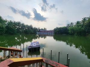 Naturlandskabet i nærheden af resortet