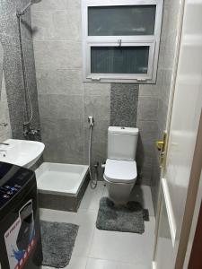 Koupelna v ubytování Two bedroom apartment in madinaty