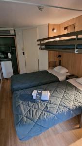 Ένα ή περισσότερα κρεβάτια σε δωμάτιο στο Premiere Classe Compiegne - Jaux +18 φωτογραφίες