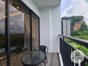 Μπαλκόνι ή βεράντα στο The Cove Hillside Residence Ipoh - Elegance Parisian
