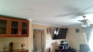 Μια τηλεόραση ή/και κέντρο ψυχαγωγίας στο Jo-Casa