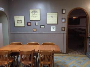 莱萨布勒-多洛讷Hotel Les Voyageurs的相册照片