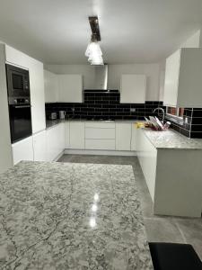 Η κουζίνα ή μικρή κουζίνα στο Fairestone House