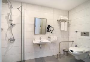 Koupelna v ubytování Ess Hotel