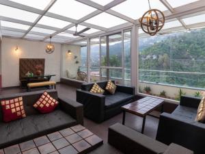 Istumisnurk majutusasutuses Nirvana Mussoorie