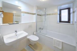 Koupelna v ubytování Hotel Pension Margit