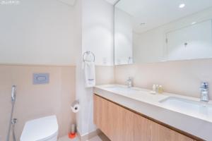 Koupelna v ubytování Downtown Views II Tower 1 brand new units + 45 fotografií