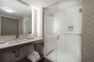 Koupelna v ubytování Residence Inn by Marriott Weehawken + 36 fotografií