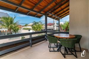 Μπαλκόνι ή βεράντα στο Casa acolhedora e confortável com 03 dormitórios