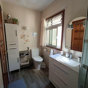 Koupelna v ubytování Habitación privada en la Laguna