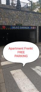 Zdjęcie z galerii obiektu Apartment Frenki- Tkalčićeva -self check in-free parking w Zagrzebiu