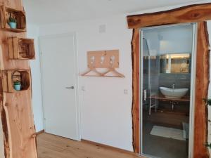 Kuchyň nebo kuchyňský kout v ubytování Gästehaus Zeitraum